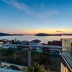 Carre Violet * Ražanj