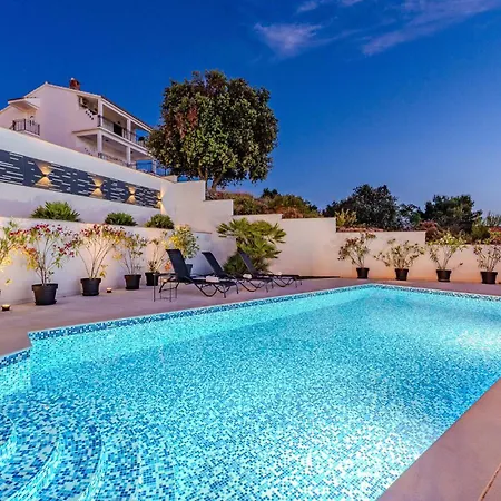 Carre Violet Holiday home