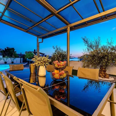 Carre Violet Ražanj