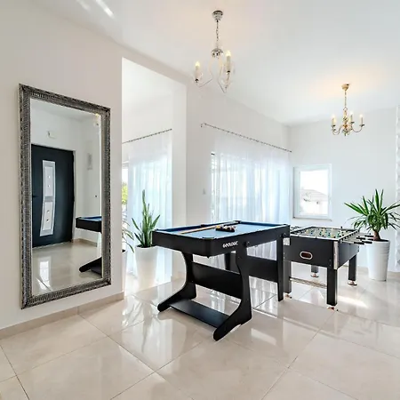 Carre Violet Ražanj