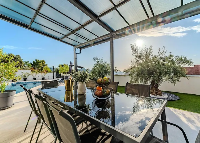 Carre Violet Ražanj