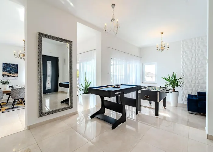 Carre Violet Ražanj