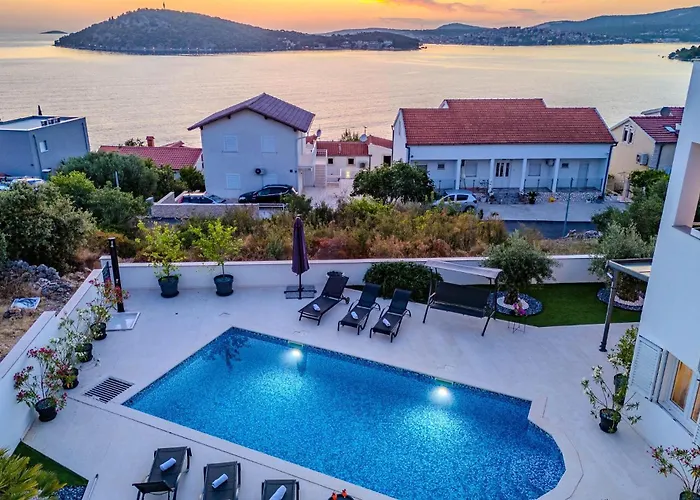 בית נופש Carre Violet